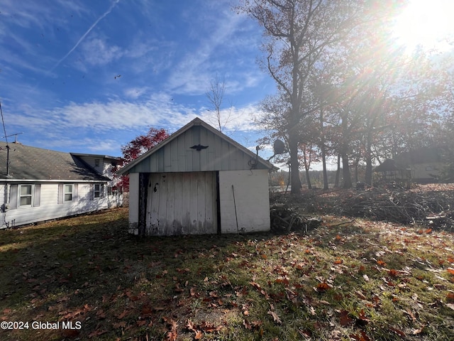 view of outbuilding