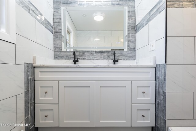1258 Hawthorn Rd, Niskayuna, NY 12309 - bathroom featuring vanity