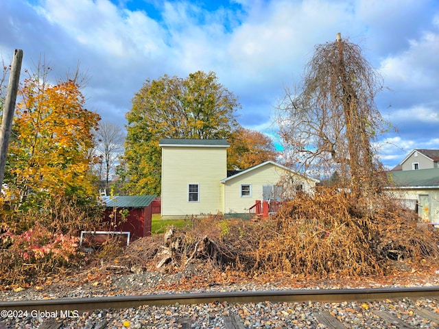 view of home's exterior