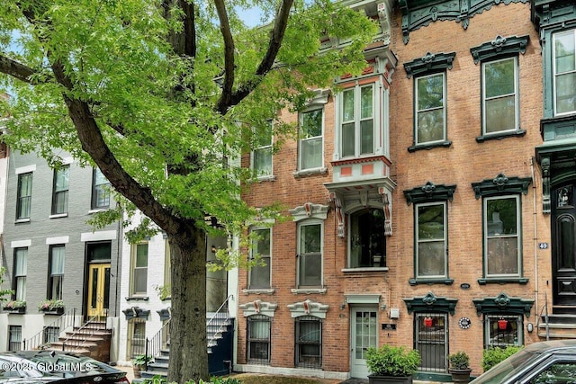 49A Dove St, Albany, NY 12210 - italianate house with brick siding