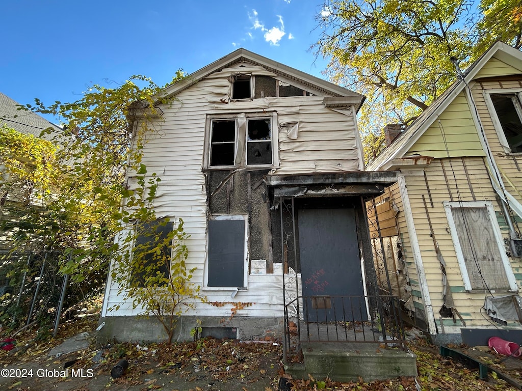 view of front of home