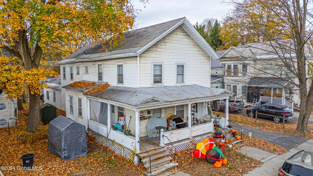 view of front of property with covered porch