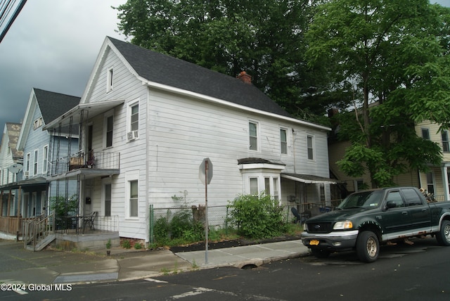 view of front facade