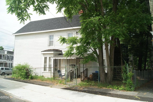 view of front of property