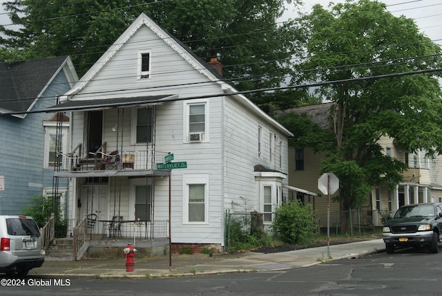 view of front of house