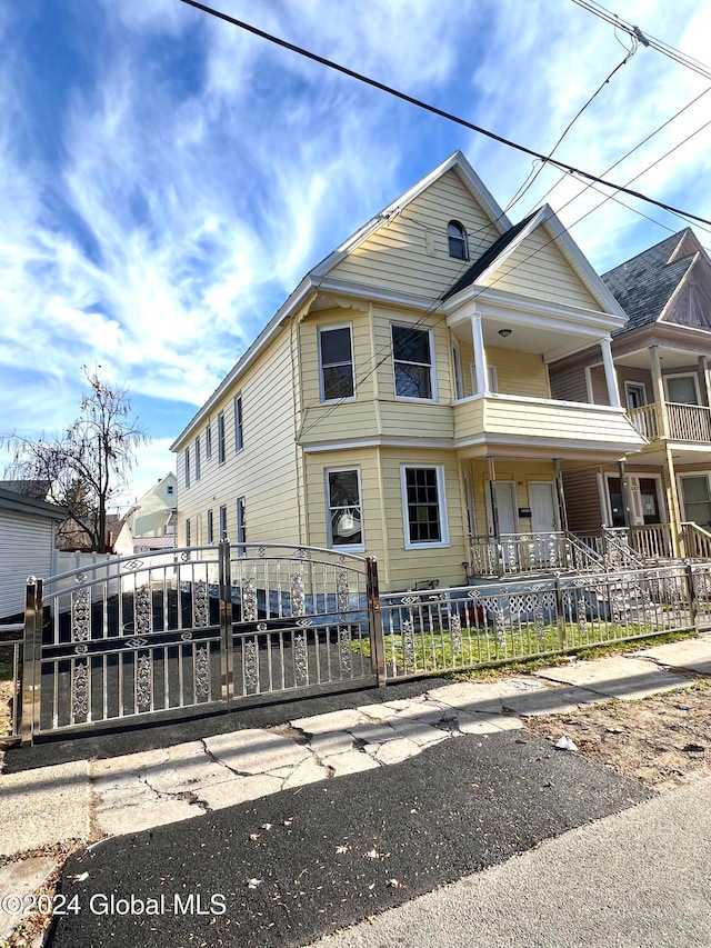 view of front facade with covered porch