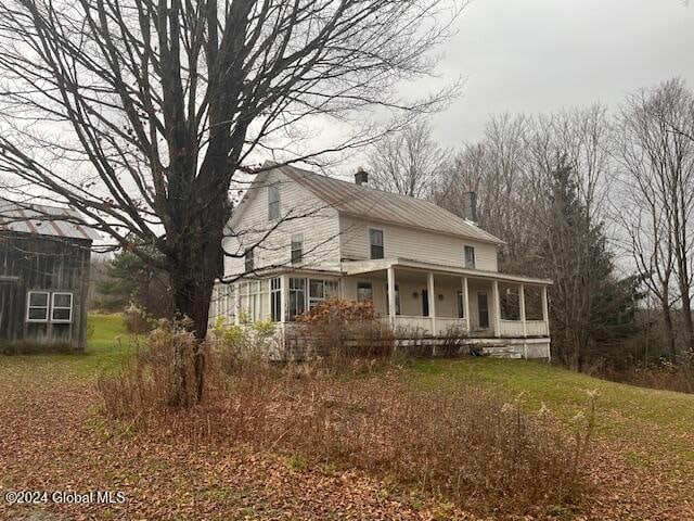 view of front of home with covered porch