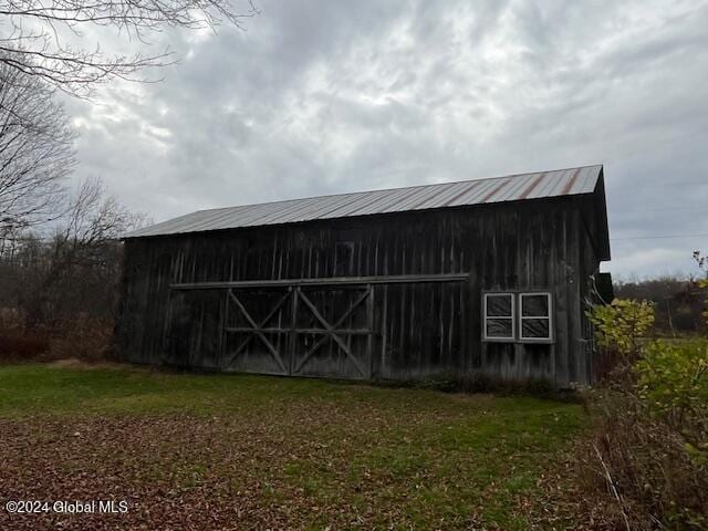 view of outdoor structure