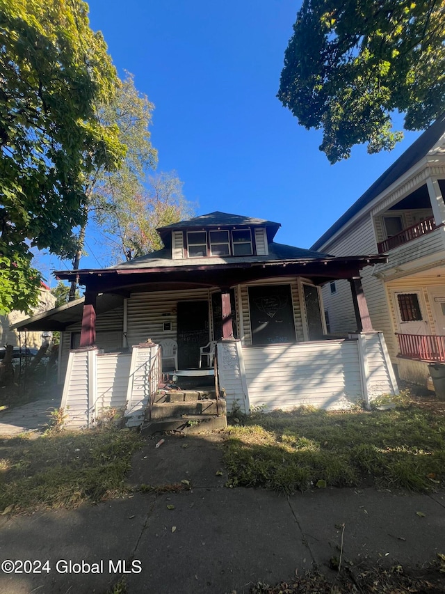view of front of home featuring a porch