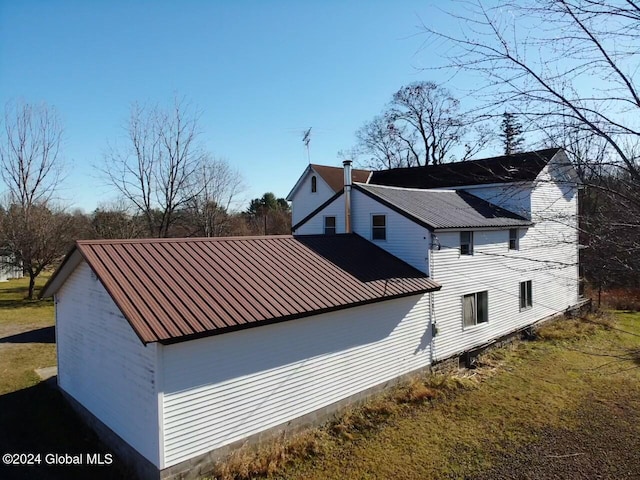 view of home's exterior