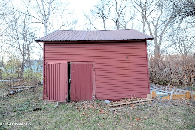 view of outbuilding