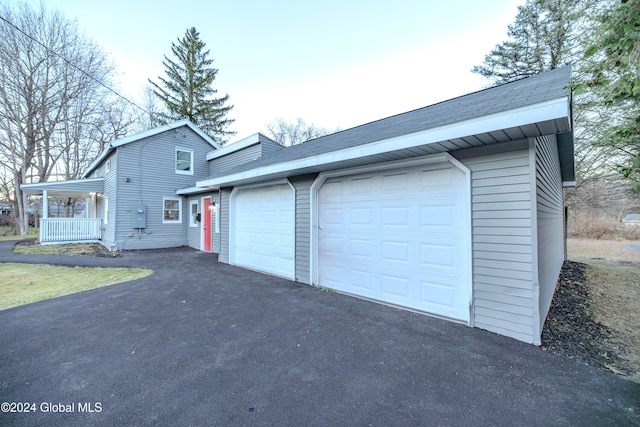 view of front of property featuring a porch