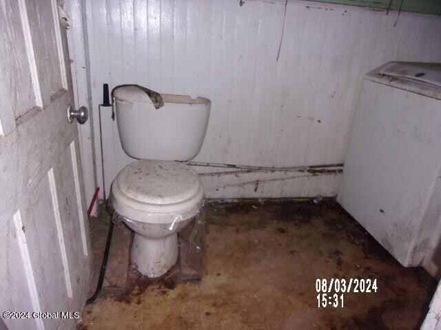 bathroom with toilet