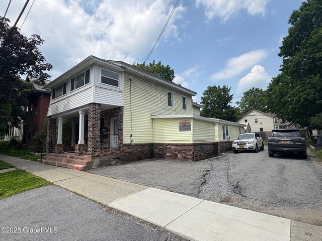 119 Church St, Saratoga Springs, Inside, NY 12866 - photo 8