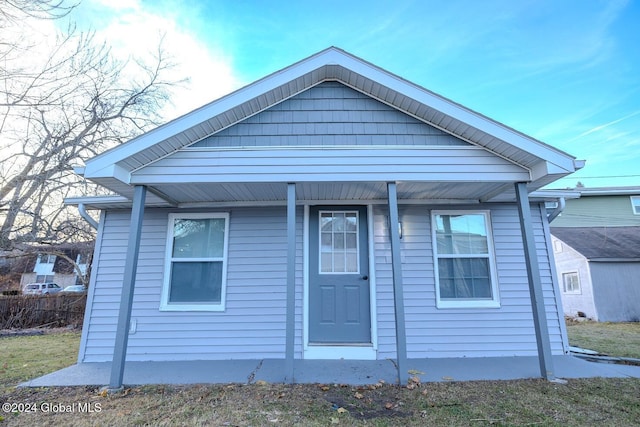 view of front of property with covered porch