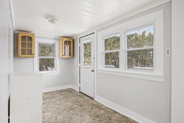 doorway with crown molding