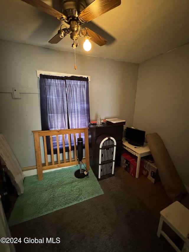 bedroom featuring carpet flooring