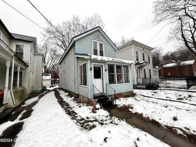 view of front of house