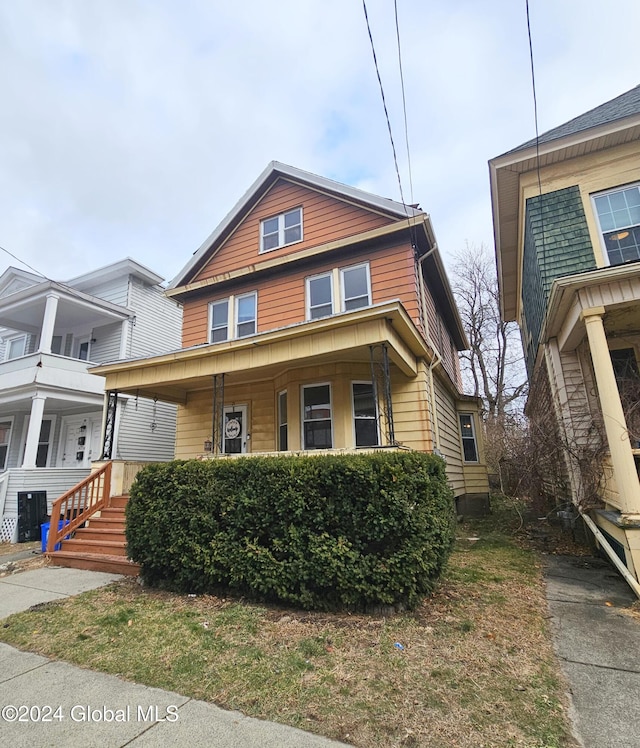 view of front of property featuring a porch