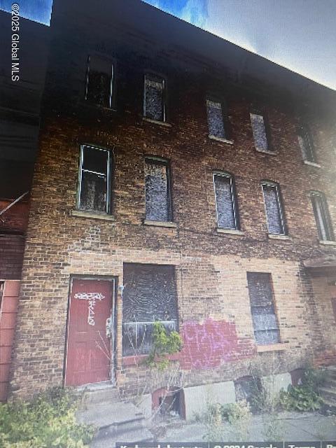 33 Jay St, Amsterdam, NY 12010 - photo 1