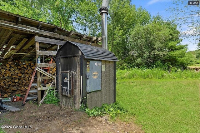 view of outdoor structure