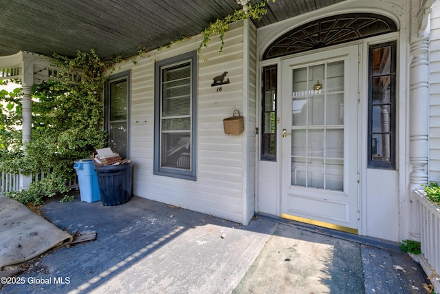 property entrance with a porch