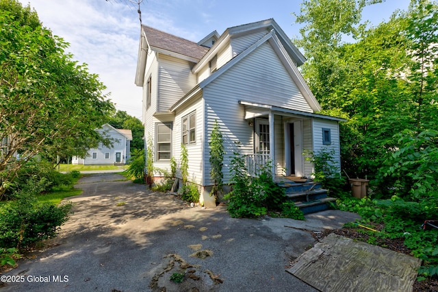 view of front of house