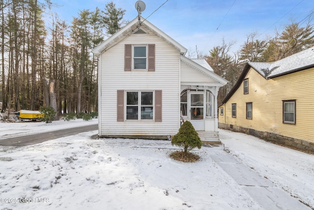 view of front of property