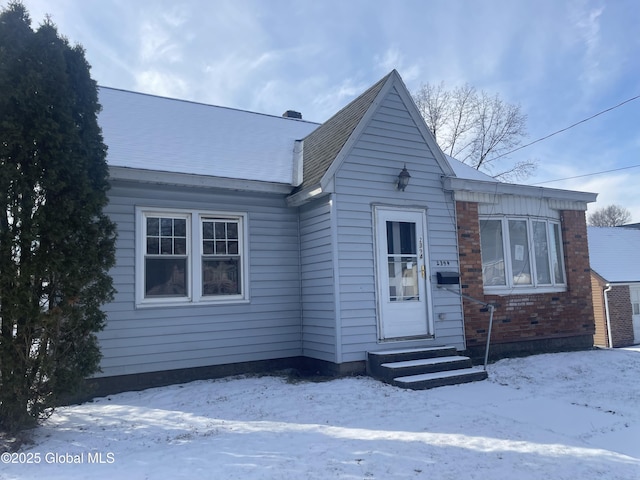 view of front of property