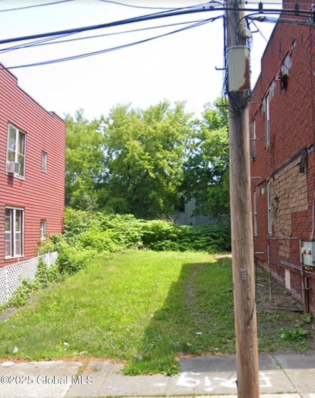 Listing photo 2 for 124 Clinton St, Albany NY 12202