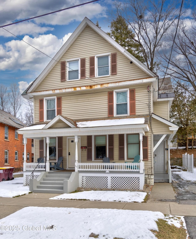 view of front of house featuring a porch