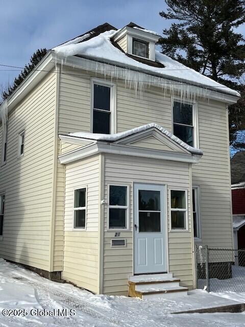 view of front of home