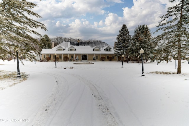 view of front of property