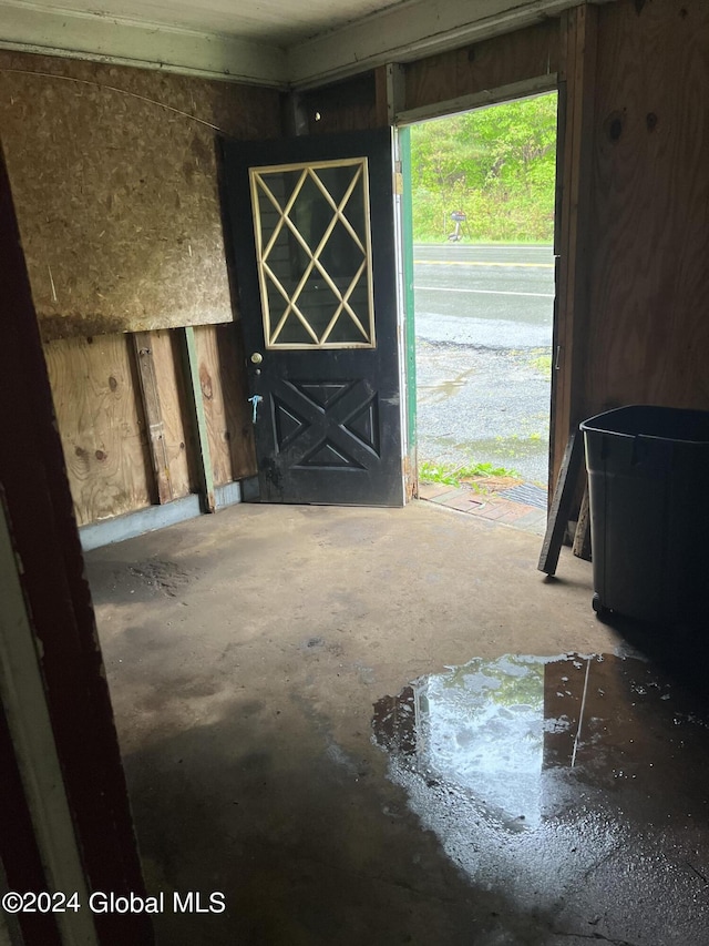 interior space featuring concrete flooring