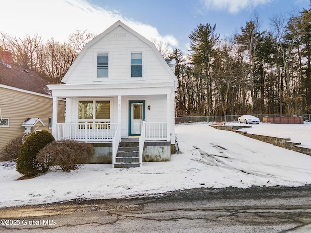 75 Overlook Ave, Colonie NY, 12110, 2 bedrooms, 1.5 baths house for sale