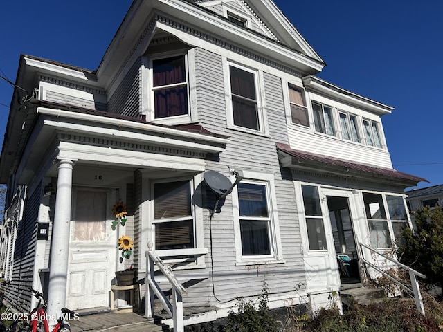 view of front facade