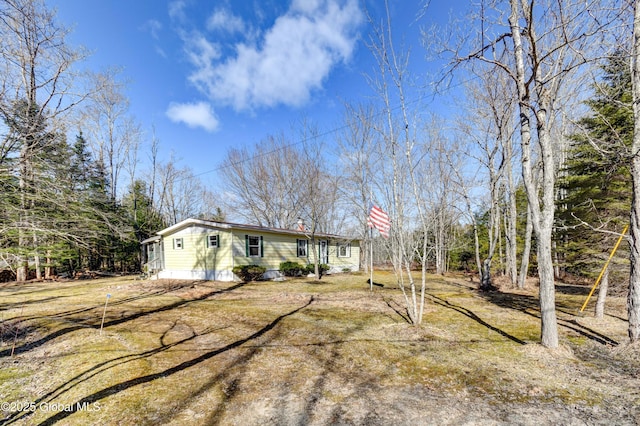758 S Shore Rd E, Caroga Lake, Caroga, NY 12032 - view of front facade with a front lawn