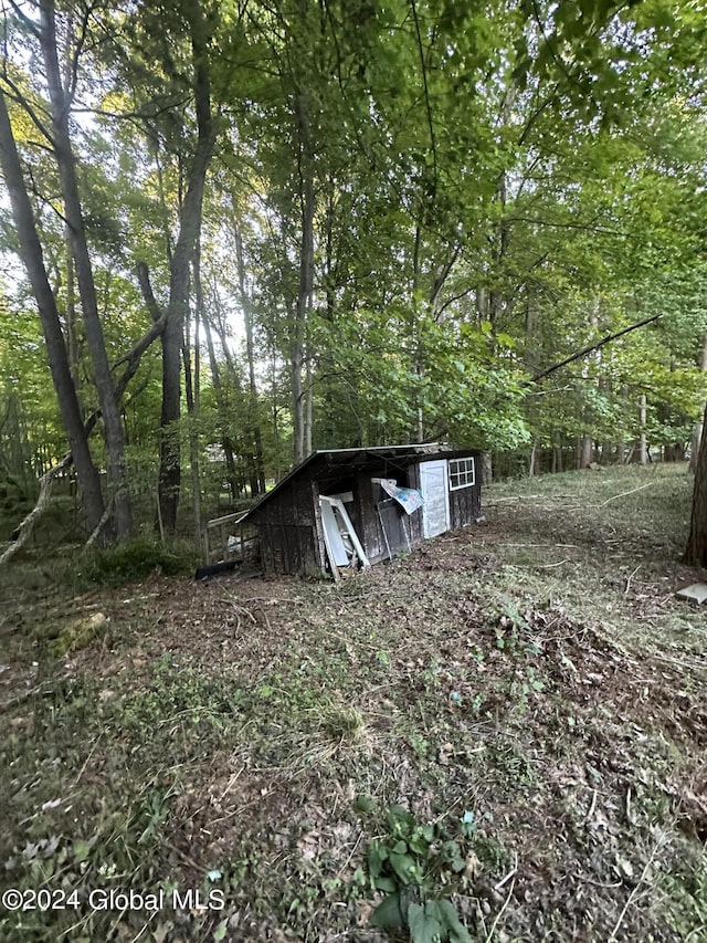 view of outdoor structure