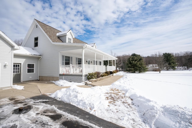 view of front of property with a porch