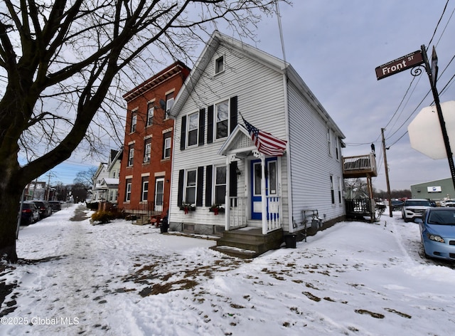 view of front of house