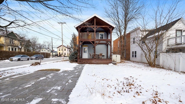 view of front of property