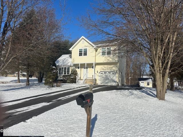 view of front facade featuring a garage