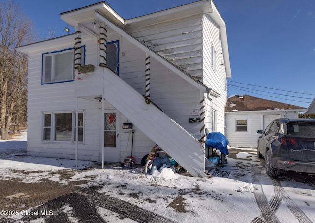 view of front of property