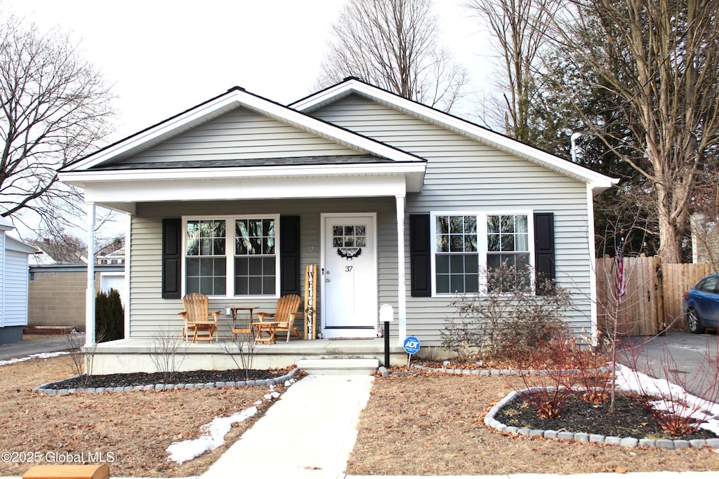 bungalow featuring covered porch