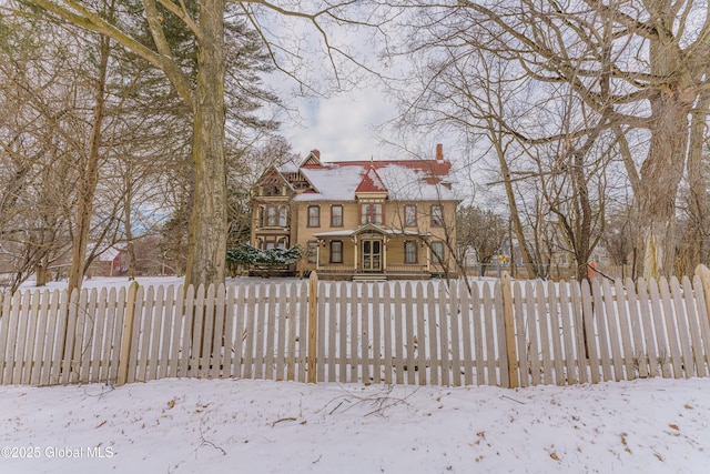 view of front of property