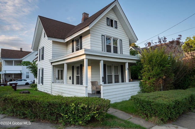 view of front facade featuring covered porch