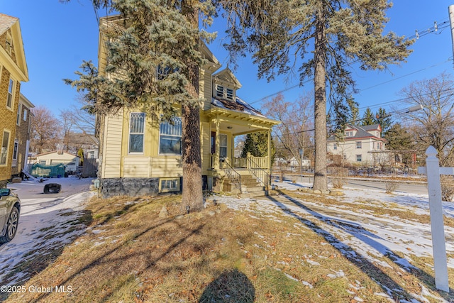 view of front of home with covered porch