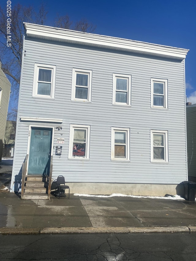 view of front of house with a patio