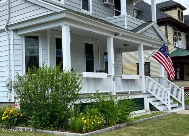 doorway to property with covered porch