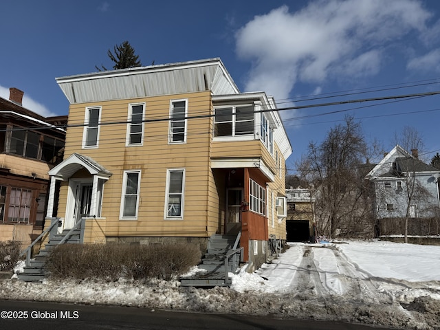 view of front of home